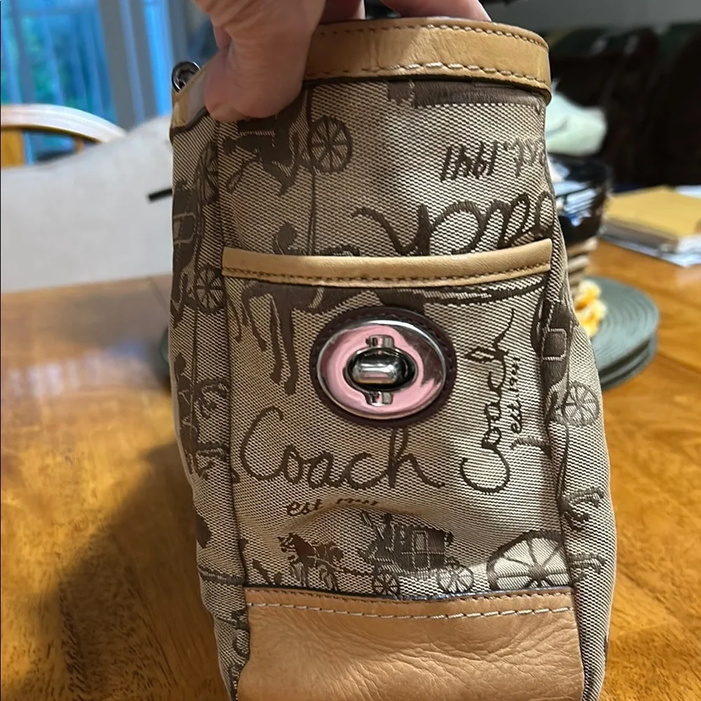 Coach Horse and Carriage Logo Bag - Picture 4 of 15